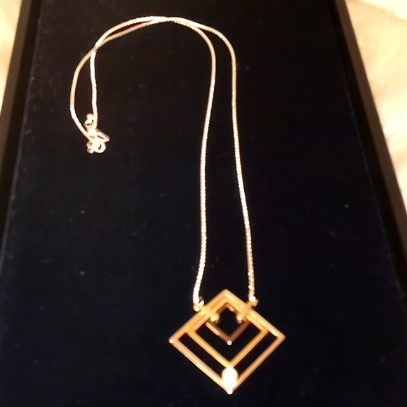 Vantel Pearls Echo Necklace - Picture 5 of 13